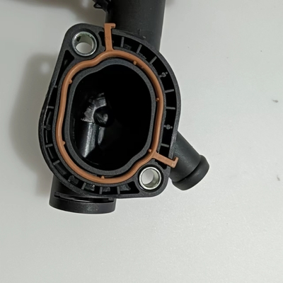 Silla compatible 03L 121 132f Flanca de manguera de enfriamiento Silla de montaje de automóviles para Audi Fabia V-W