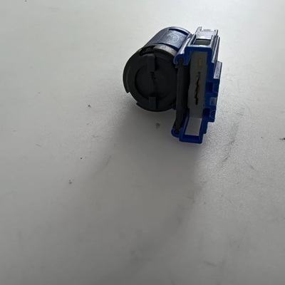 1J0 927 189 Interruptor de seguridad de arranque de embrague hecho de plástico ABS para Audi/Volkswagen