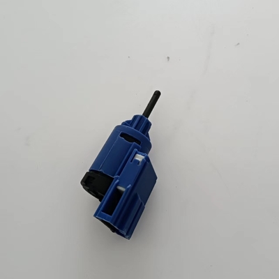 1J0 927 189 Interruptor de seguridad de arranque de embrague hecho de plástico ABS para Audi/Volkswagen