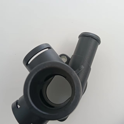 Flange de manguera de refrigeración de radiador de plástico para VW Jetta y duradero certificado IATF16949