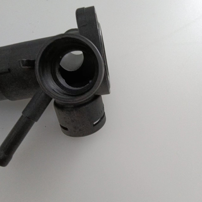 Flange de refrigerante para AAZ Turbodiesel en el Golf 93-99 93-99 Jetta 92-97 Passat 068121132B