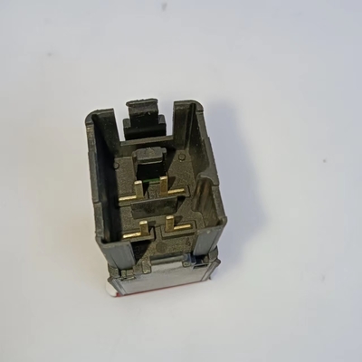 La luz de advertencia de peligro 1K0 953 509A deberá ser sustituida por la luz de advertencia de peligro VW GOIF5 Jetta, si procede.