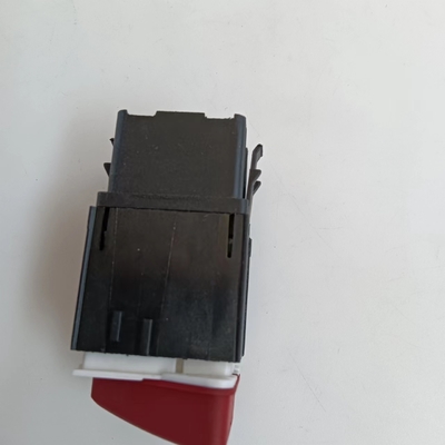 La luz de advertencia de peligro 1K0 953 509A deberá ser sustituida por la luz de advertencia de peligro VW GOIF5 Jetta, si procede.