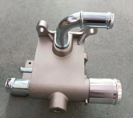 Revestimiento de automóviles salida de agua L327-15-17Z para el sistema de enfriamiento del motor Mazda