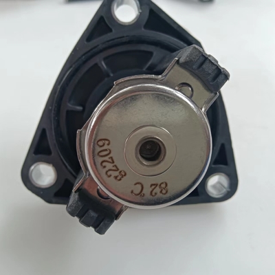 El conjunto de la carcasa del termostato 16031-0P010 16031-31011 para Toyota TACOMA TUNDRA