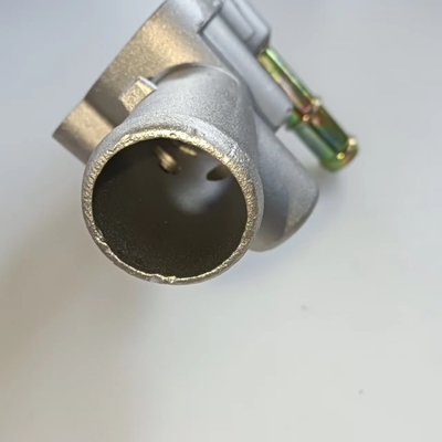 16333-11200 Flange de agua de la carcasa del termostato OE NO. 16333-11200 para To-yota Tercel 1995