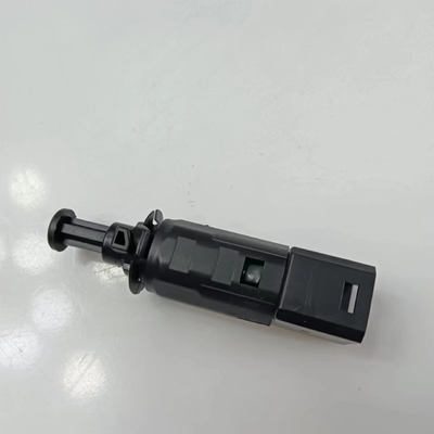 50-0143 Interruptor de luz de freno Para Nissan Aprio 2008-2010 y Renault Referencia NO. 50-0143