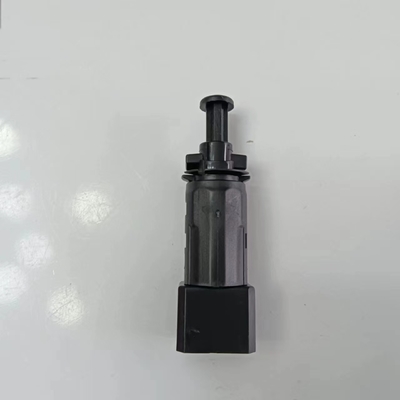 50-0143 Interruptor de luz de freno Para Nissan Aprio 2008-2010 y Renault Referencia NO. 50-0143