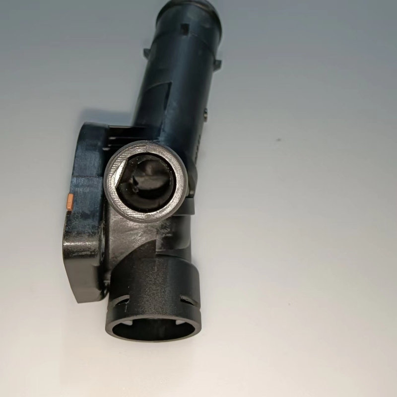 Silla compatible 03L 121 132f Flanca de manguera de enfriamiento Silla de montaje de automóviles para Audi Fabia V-W